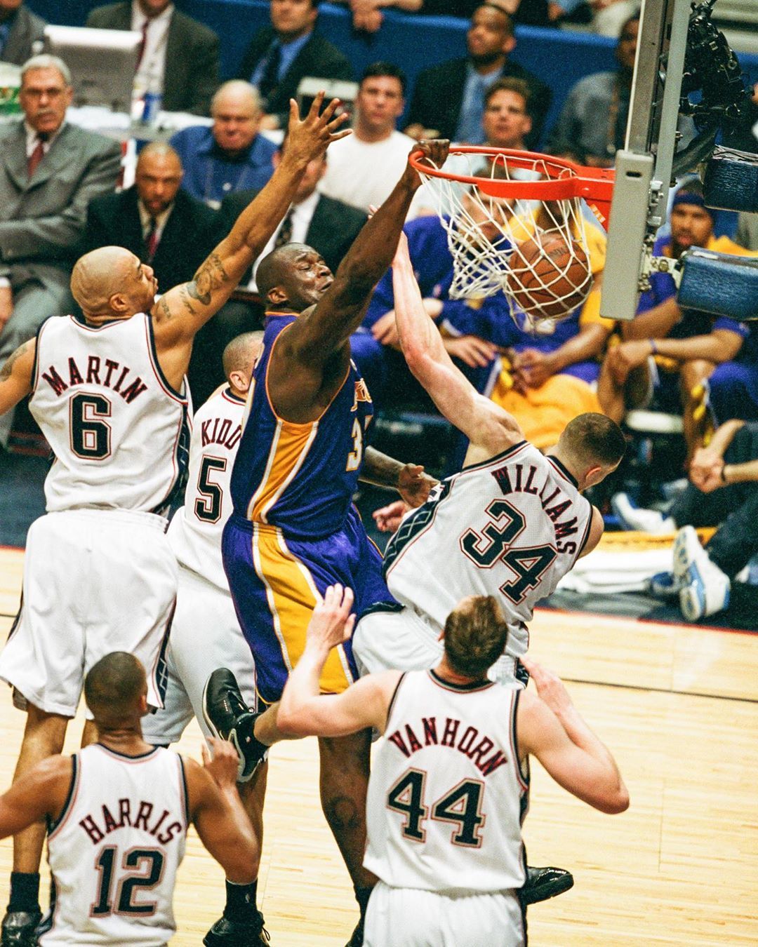 队再一次在 队再一次在